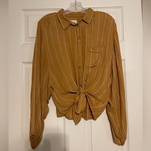 American Eagle Button Down 3/4 Sleeve